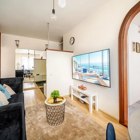 Cosy 2 Bed Flat In Naujamiestis 维尔纽斯