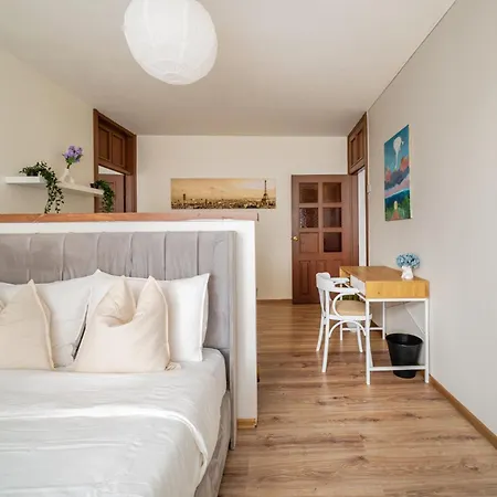 Cosy 2 Bed Flat In Naujamiestis Lägenhet