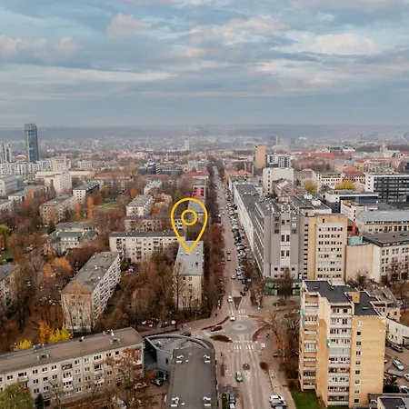 Cosy 2 Bed Flat In Naujamiestis *