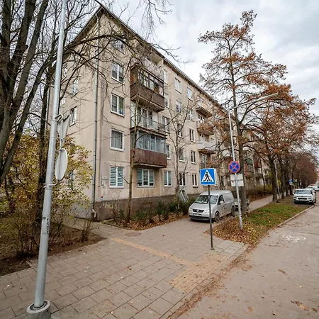 Cosy 2 Bed Flat In Naujamiestis Apartmán