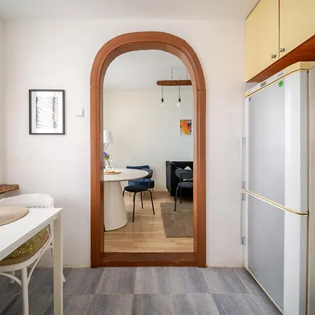 Cosy 2 Bed Flat In Naujamiestis Lägenhet *