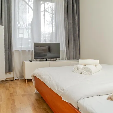 Cosy 2 Bed Flat In Naujamiestis *