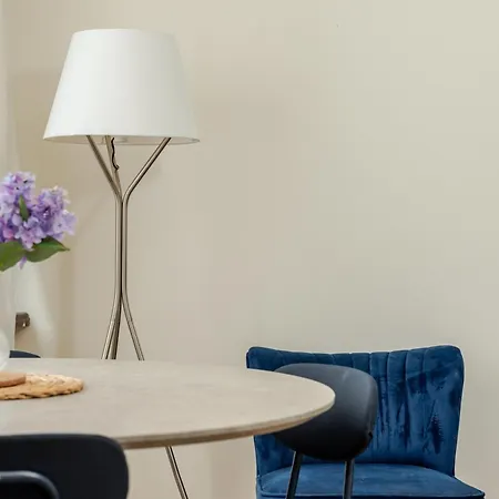 Cosy 2 Bed Flat In Naujamiestis 公寓