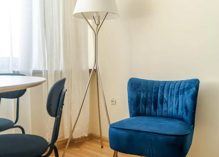 Cosy 2 Bed Flat In Naujamiestis