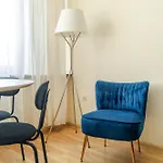 Cosy 2 Bed Flat In Naujamiestis