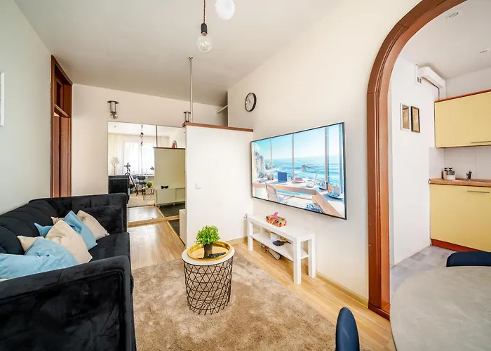 Cosy 2 Bed Flat In Naujamiestis Вильнюс