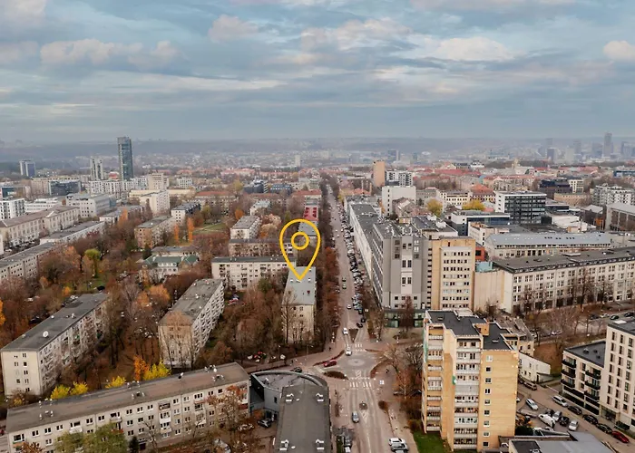 Cosy 2 Bed Flat In Naujamiestis *