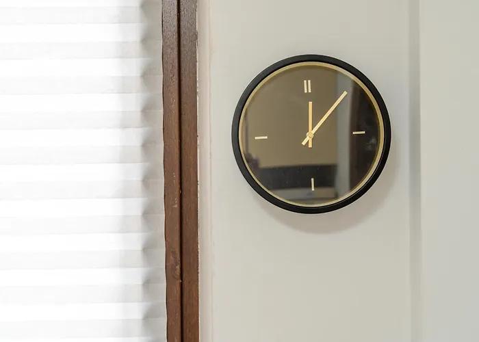 Апартаменты Cosy 2 Bed Flat In Naujamiestis