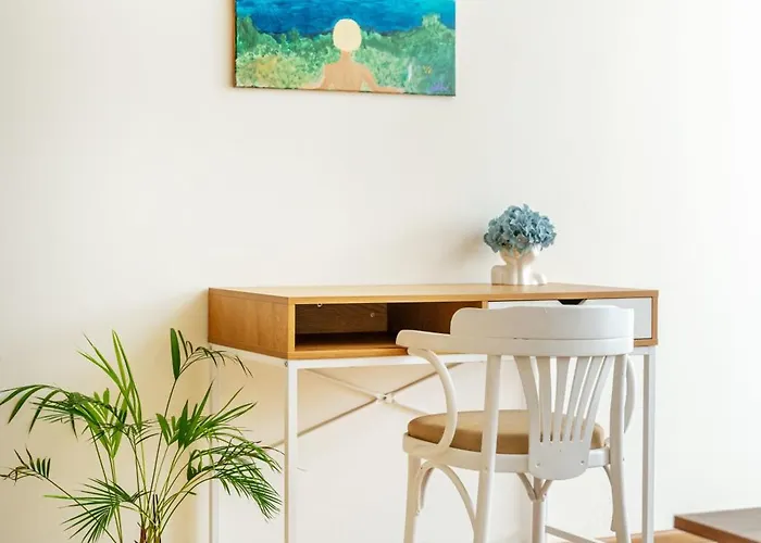 Апартаменты Cosy 2 Bed Flat In Naujamiestis Вильнюс